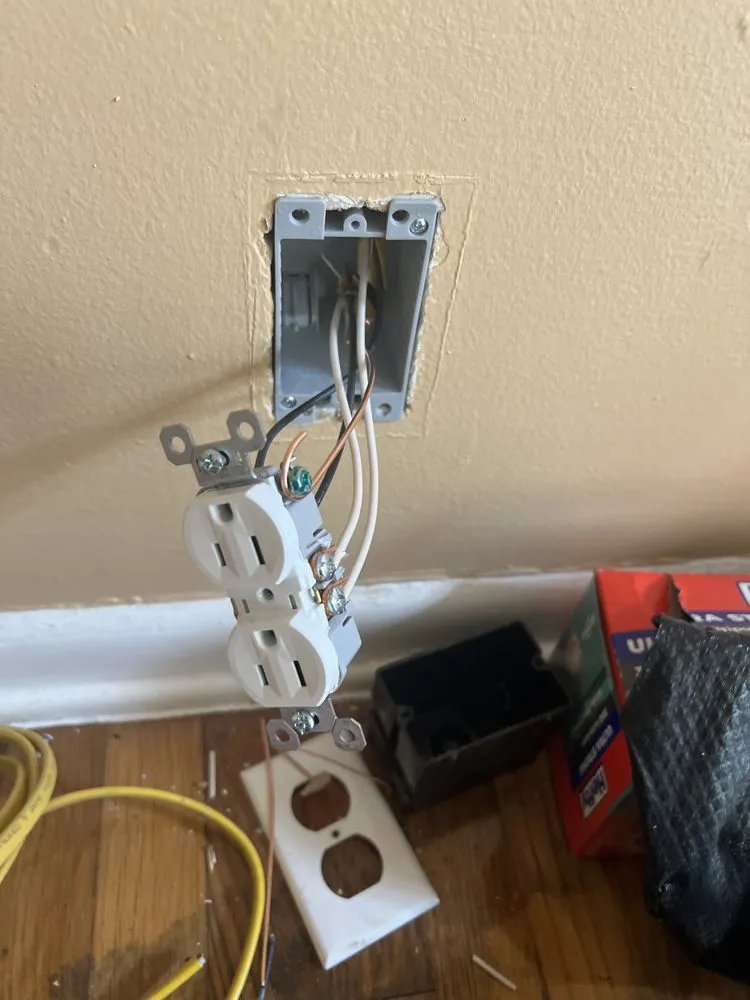 Certified electrician providing outlet and switch repair in Kimberlin Heights, TN - Joshua A Sands Making Better Homes