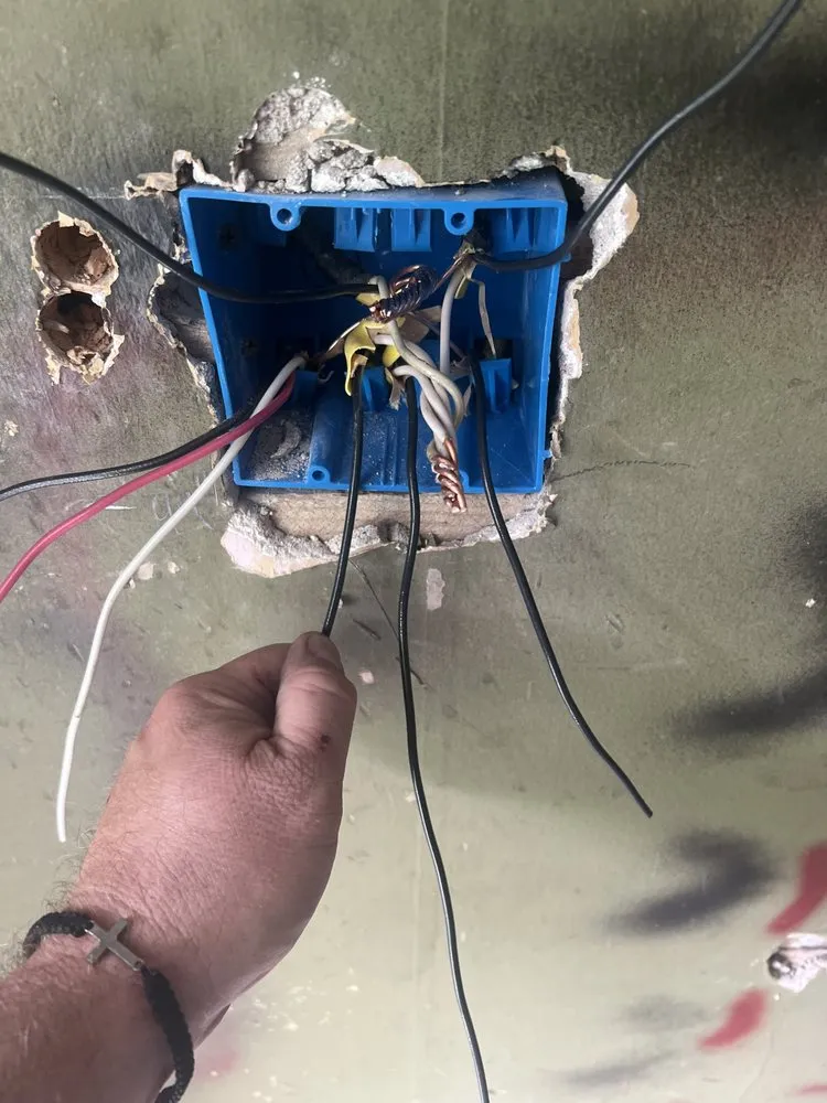 Professional outlet and switch repair in Kimberlin Heights, TN by Joshua A Sands Making Better Homes