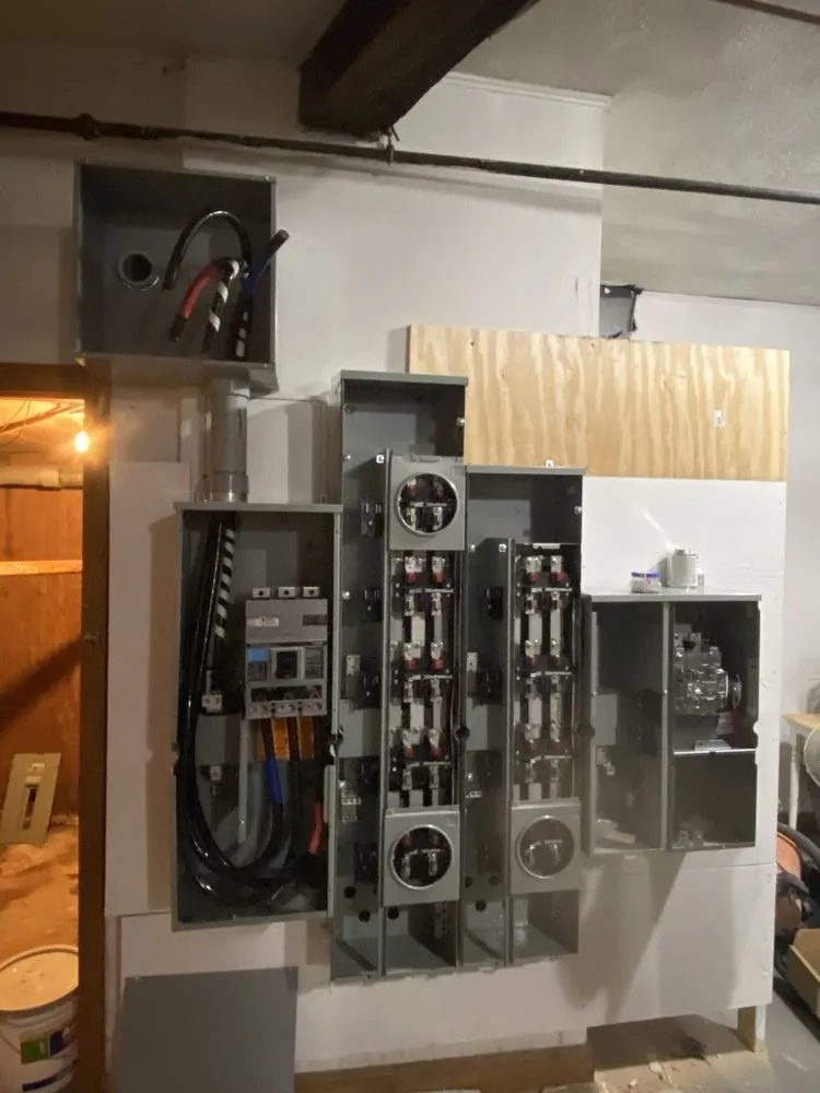 Slide of Joshua Vicente Electrician