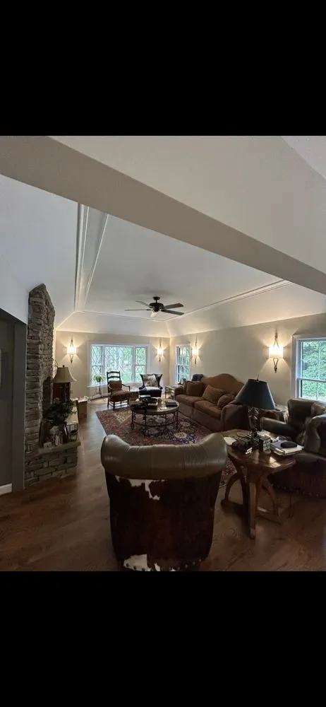 Licensed electrician providing lighting installation in , 