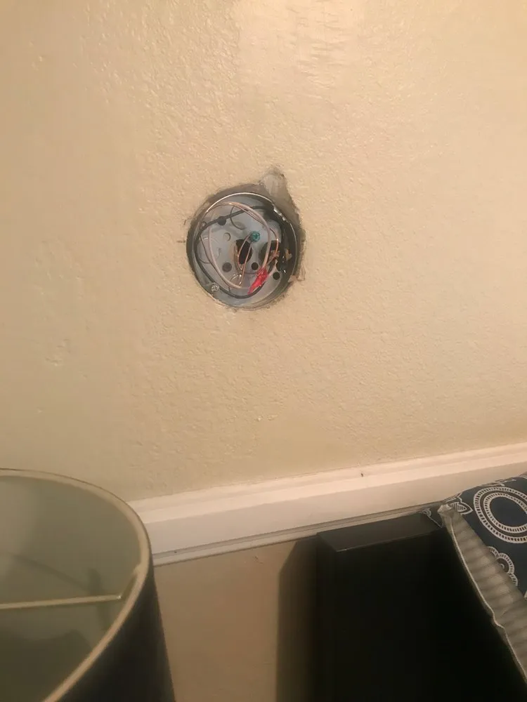 Professional outlet and switch repair experts serving ,  - JR Electric - San Diego