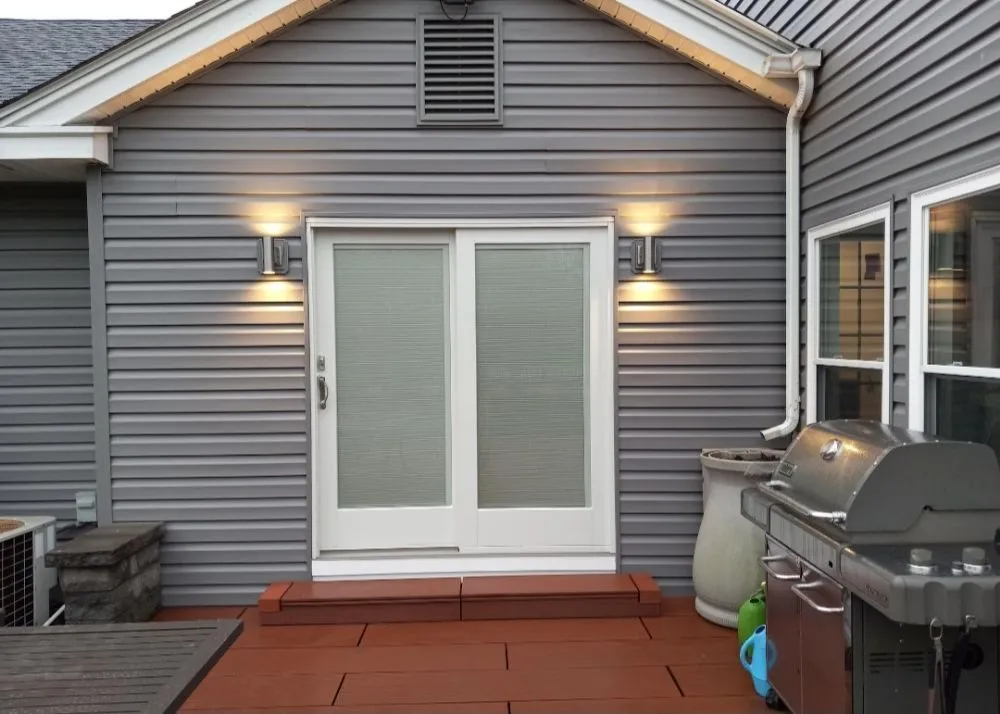 Emergency electrician providing wiring installation in , 