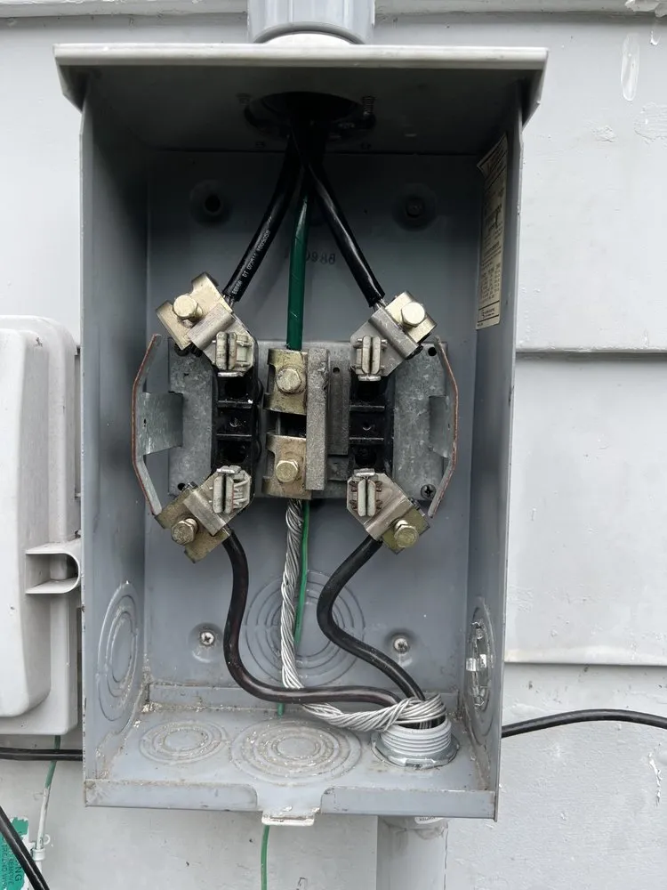 Slide of J&R Electricians