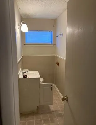 JR Quality Remodeling Logo