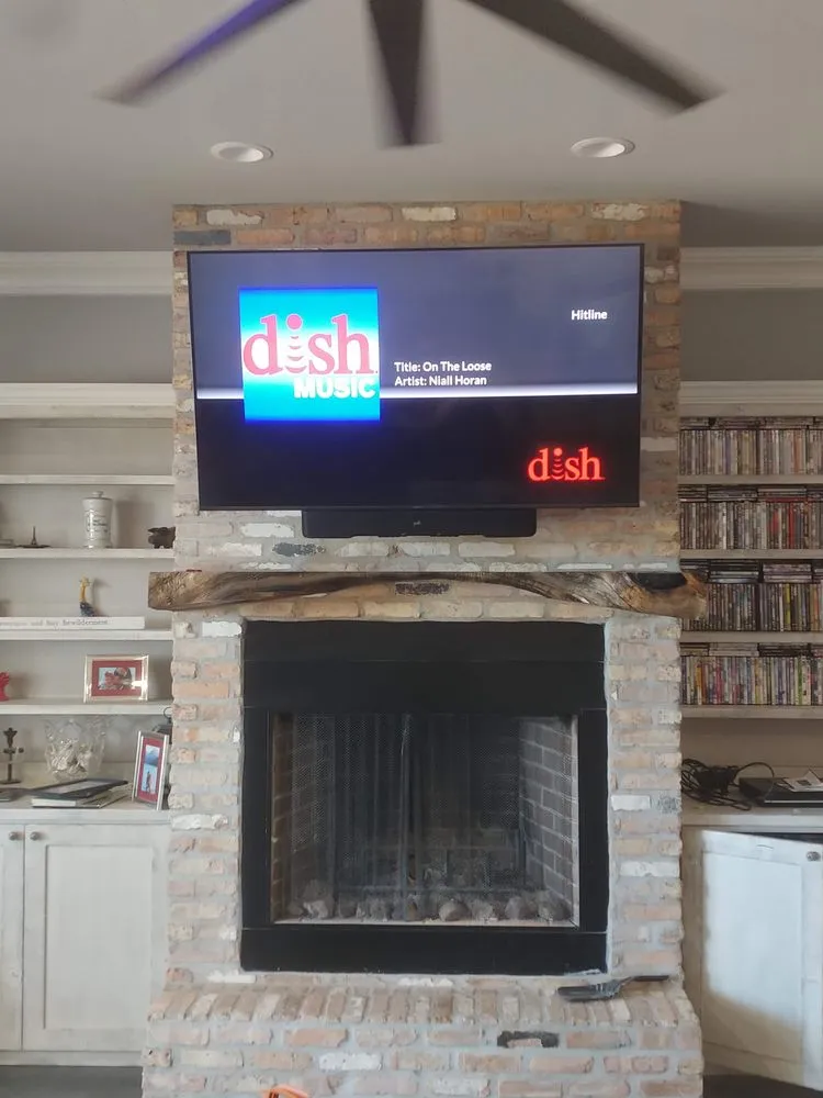 Trusted electrician providing electrical repair in , 