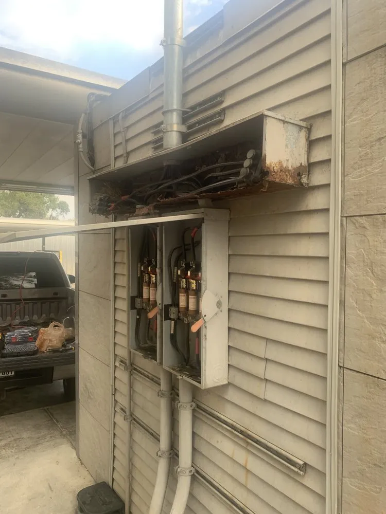 Emergency outlet and switch repair in , by J's Electric Electrical Contractors