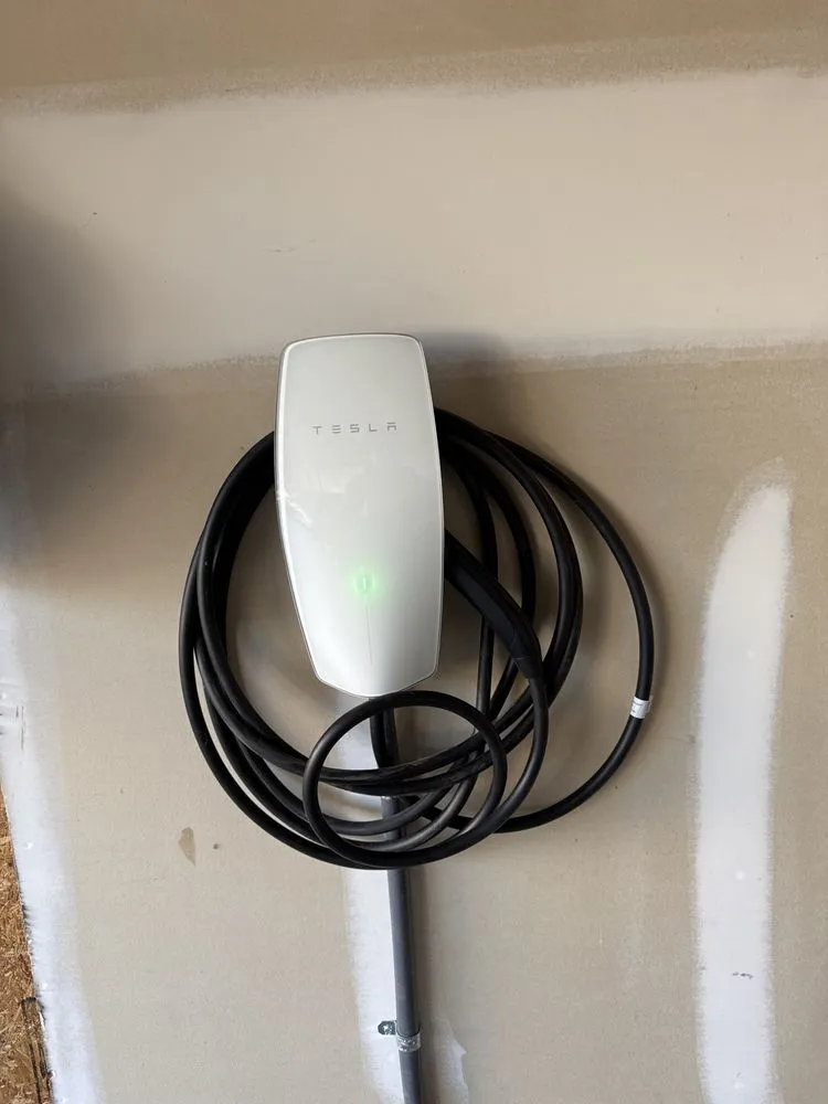 Slide of J&S Electrical Solutions