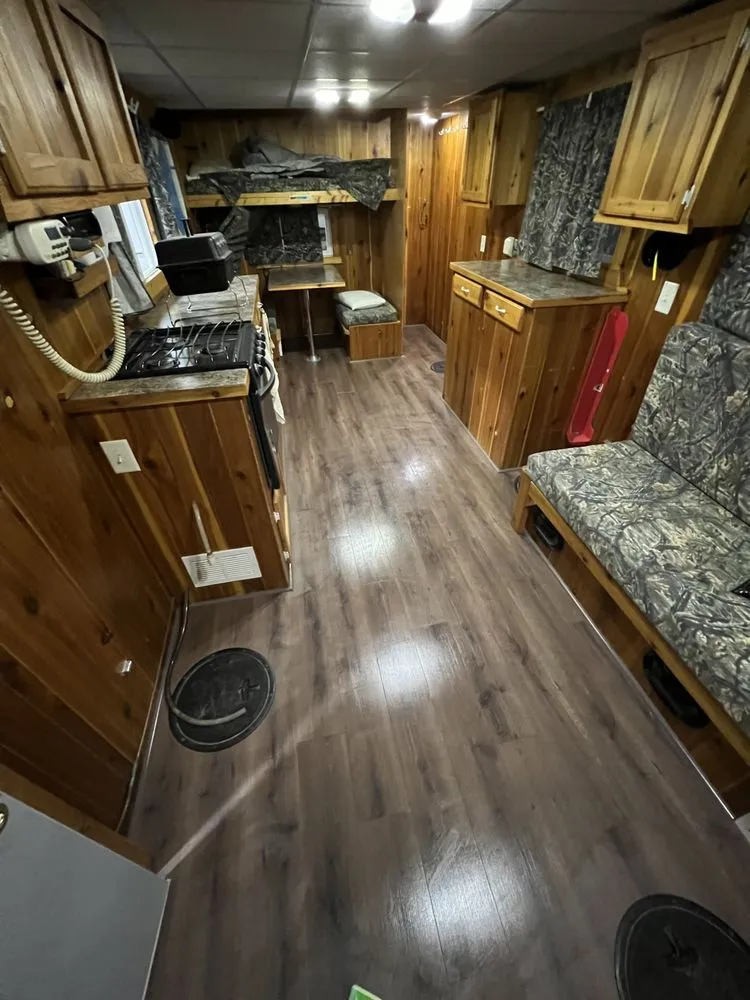 Slide of J’s Flooring