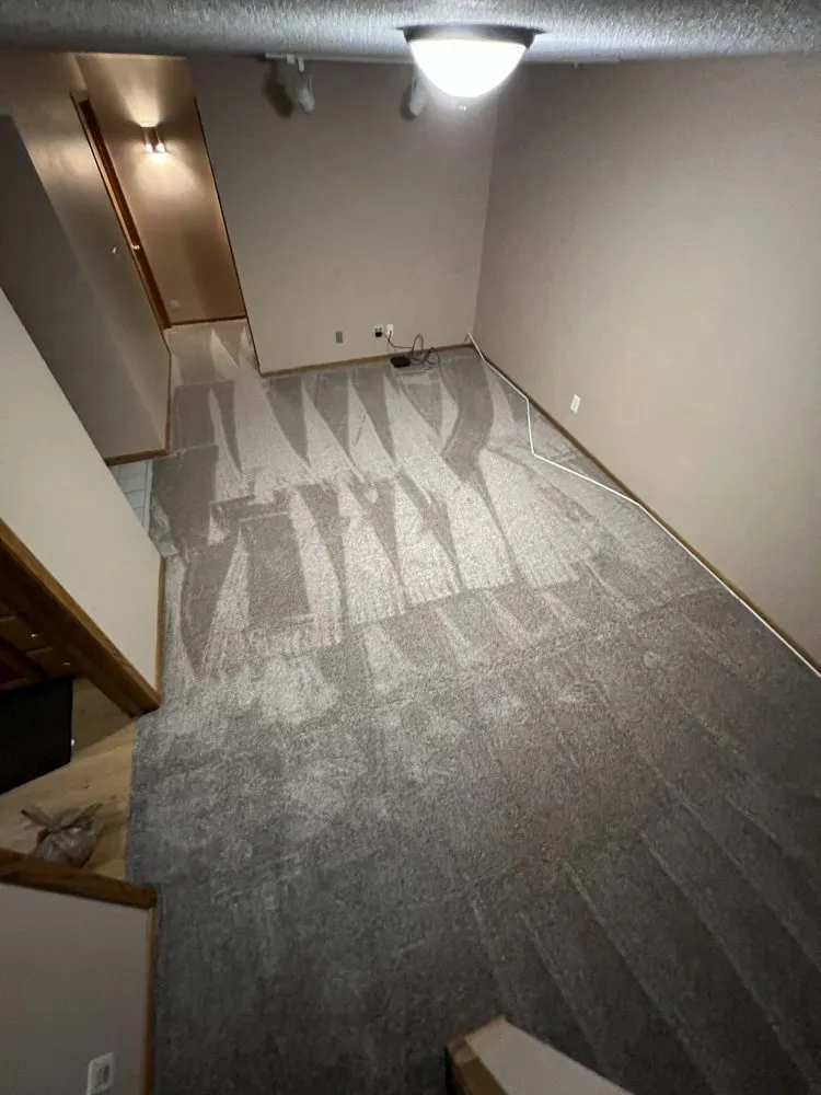 Slide of J’s Flooring