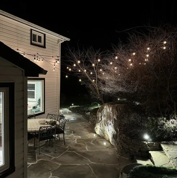 Slide of Js L I Electric