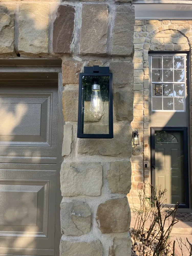 Expert electrical service for homes in emergency electrical service, by