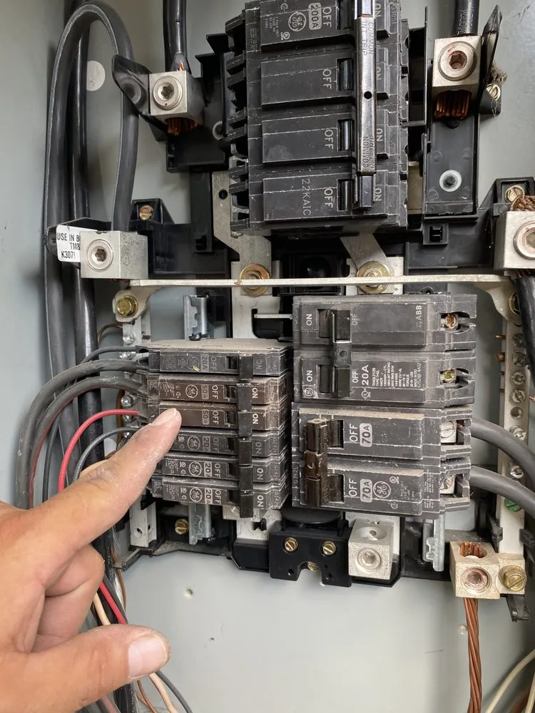 Certified electrical service for homes in emergency electrical service, by