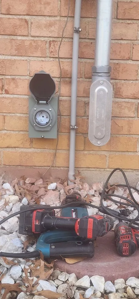 Licensed electrician providing outlet and switch repair in Ofallon, IL - JSE Service And Electric