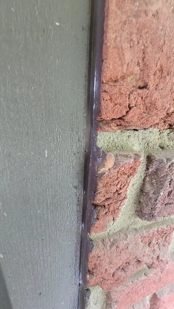 Certified electrician providing electrical repair in , 