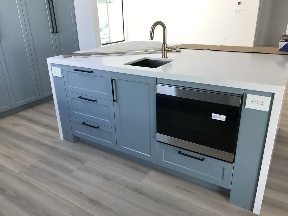 Slide of Juan Mendez Electric