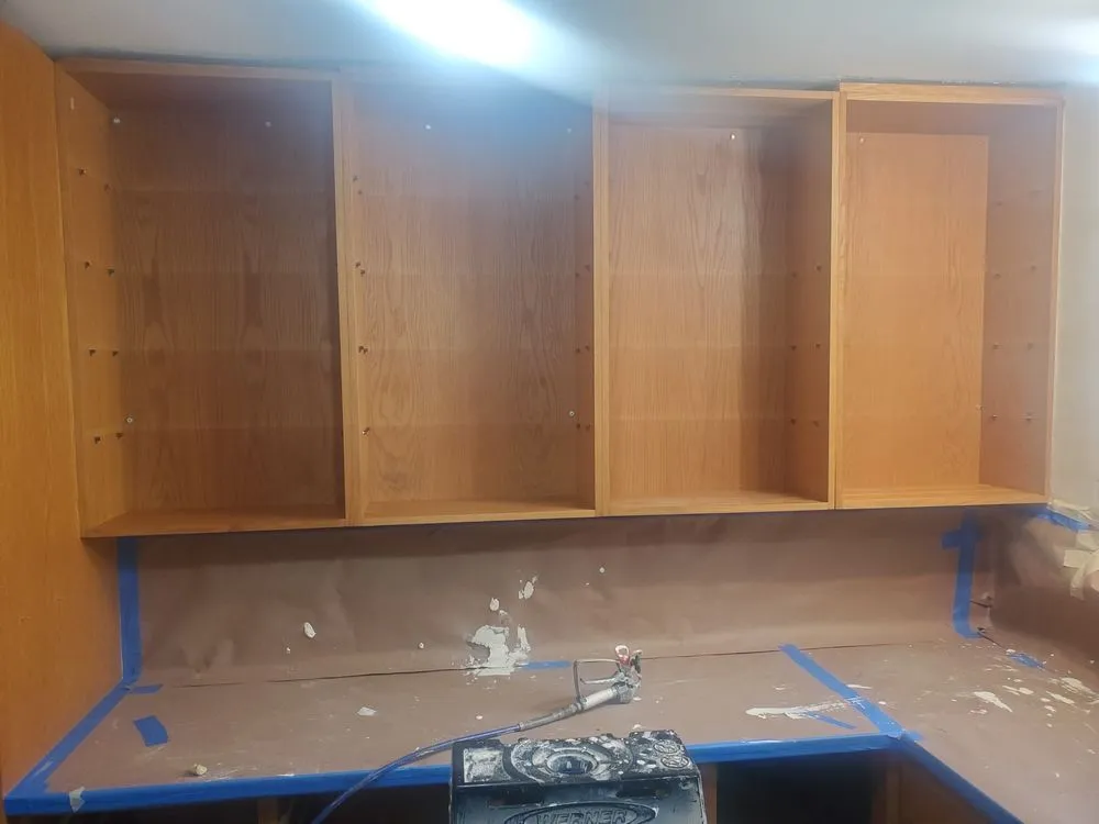 Professional electrician providing electrical repair in ,