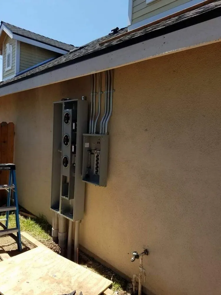 Slide of Juan’s Electric And Handyman