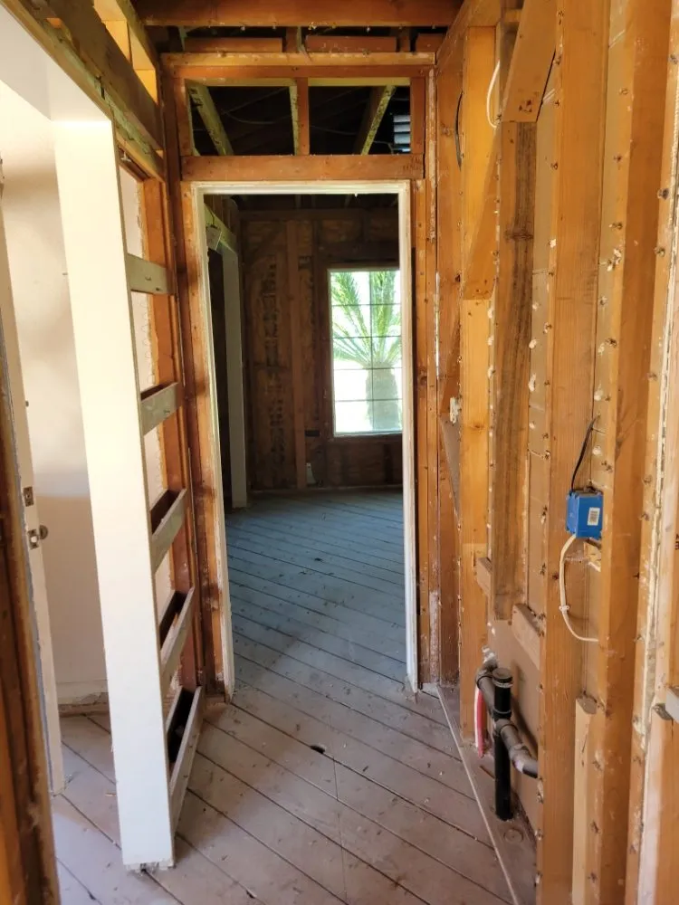 Emergency wiring installation service in , - Juan’s Electric And Handyman