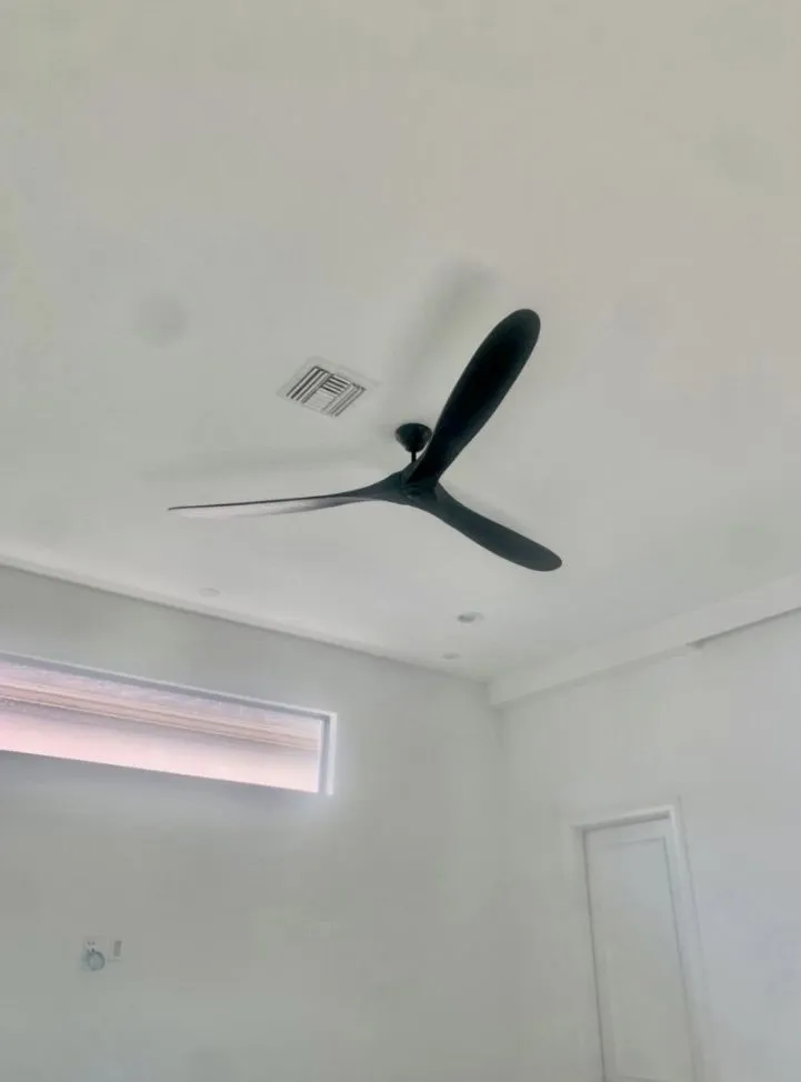 Slide of Jules Electric