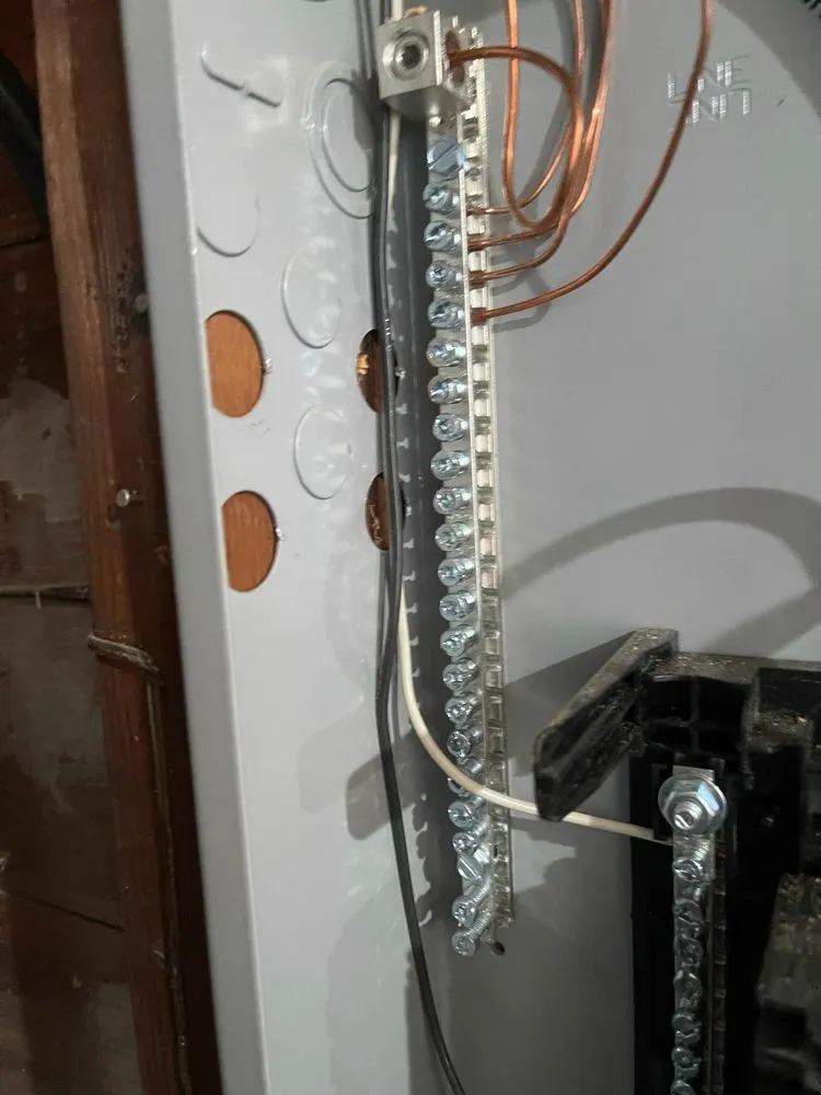 Slide of Julio Cesar Electric