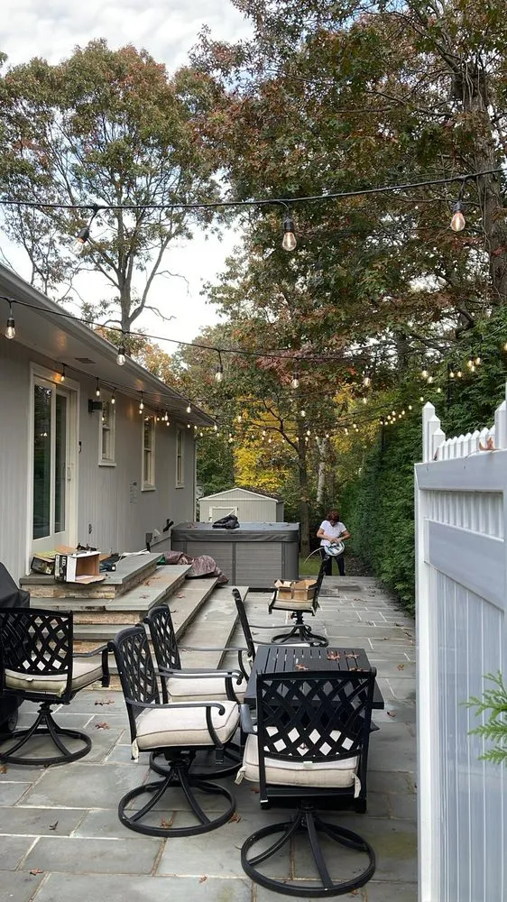 Slide of Julio Cesar Electric