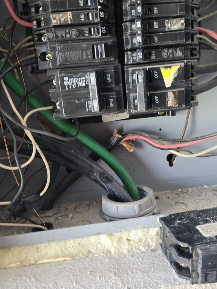 Slide of Julio Electrician Service