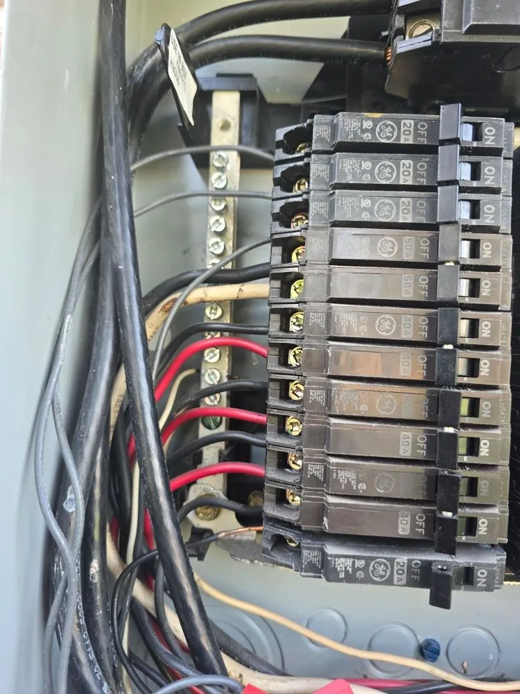 Emergency electrical service for homes in circuit breaker repair,  by 