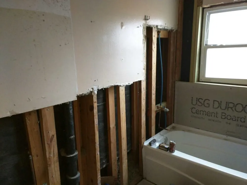 Certified electrician providing lighting installation in , 