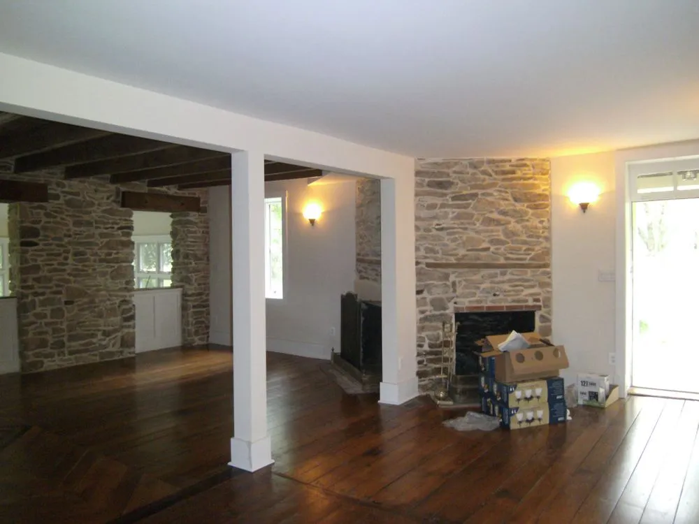 Professional electrician providing emergency electrical service in ,