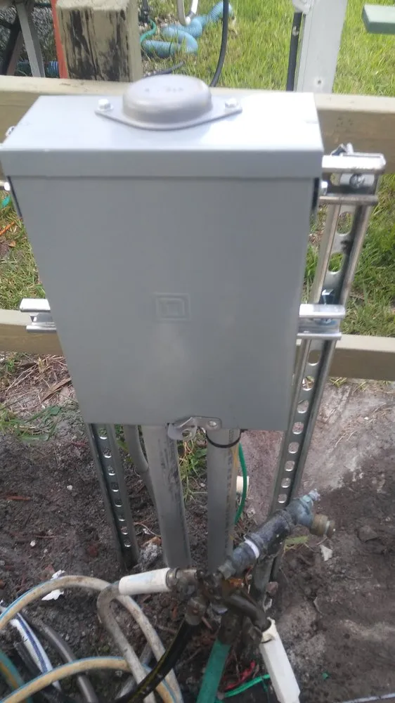 Expert electrical service for homes in emergency electrical service, by