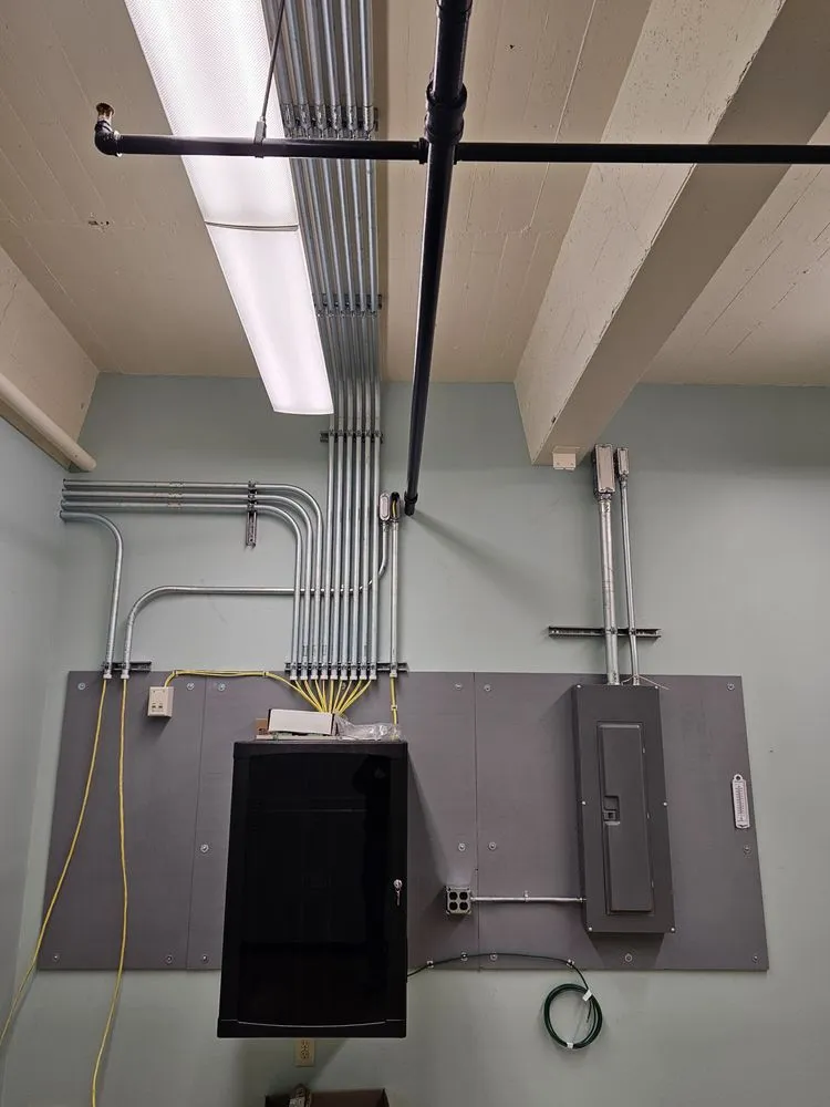 Emergency electrician providing outlet and switch repair in Gilsum, NH - K C K Electric