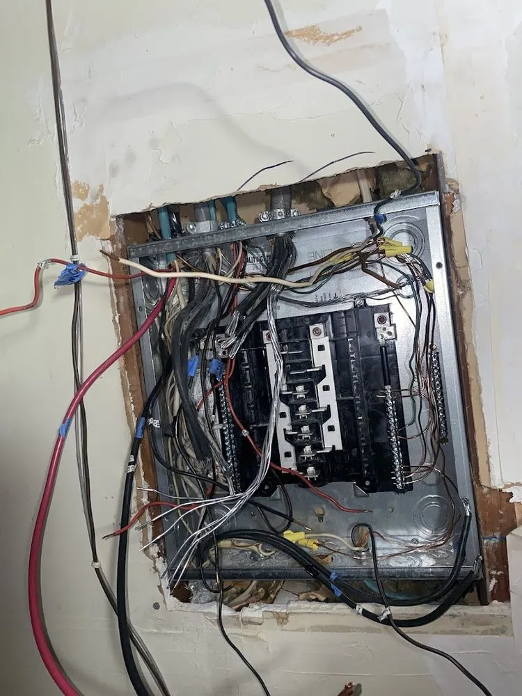 Licensed electrician providing emergency electrical service in ,