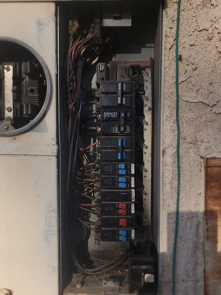 Slide of Kada Electric