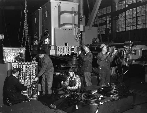 Slide of Kaemmerlen Communications