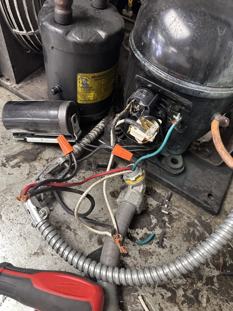 Certified electrical service for homes in lighting installation,  by 