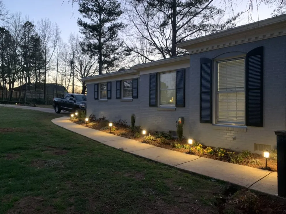 Certified electrician providing electrical repair in , 