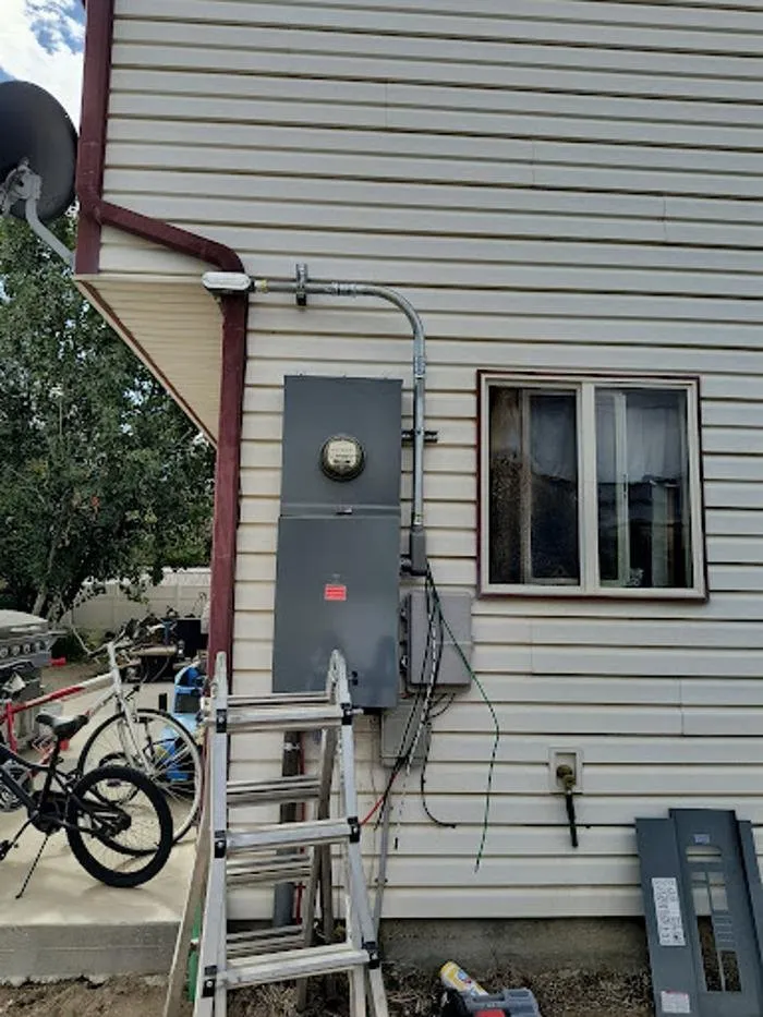 Certified electrician providing circuit breaker repair in Whitewater, CO - Kannah Electric
