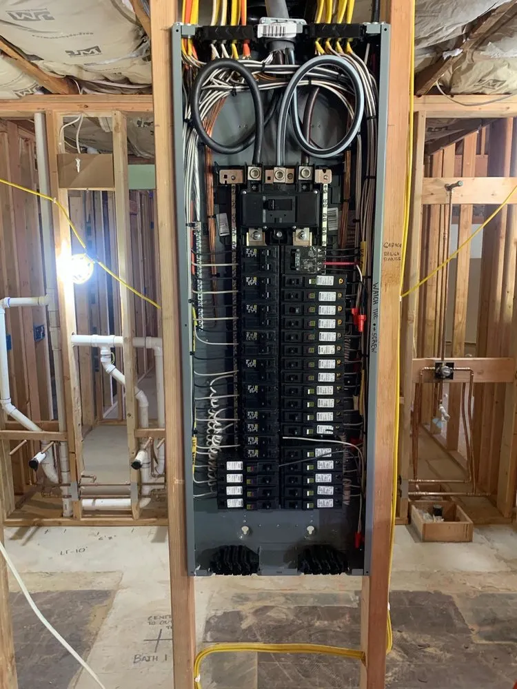 Expert electrician providing circuit breaker repair in , 