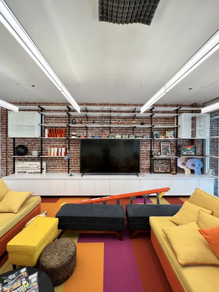 Expert electrician providing wiring installation in , 