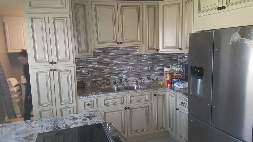 Slide of K&Dee Hauling & Remodeling