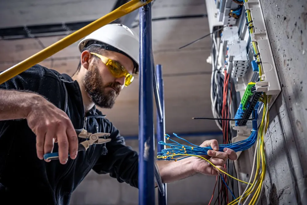 Professional circuit breaker repair in Tampa Bay, FL by Keentel Electrical Contractors