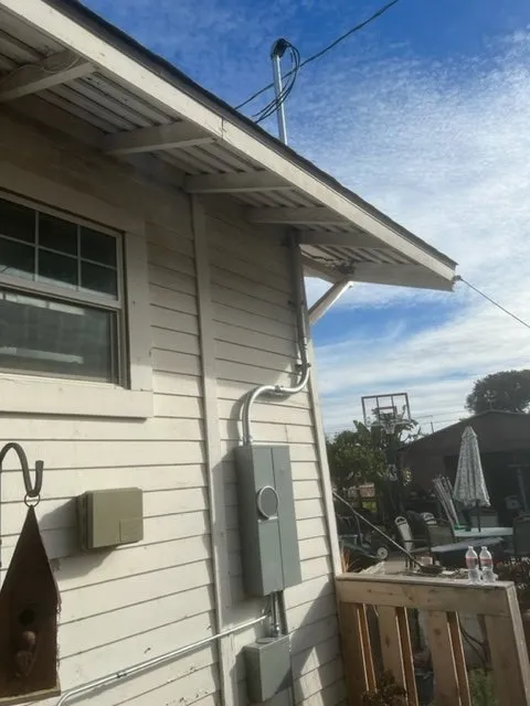 Slide of Kelly Henson Electric