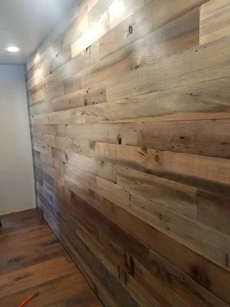 Reliable electrician providing circuit breaker repair in Strathmore, CA - Kenny Ruffa Construction