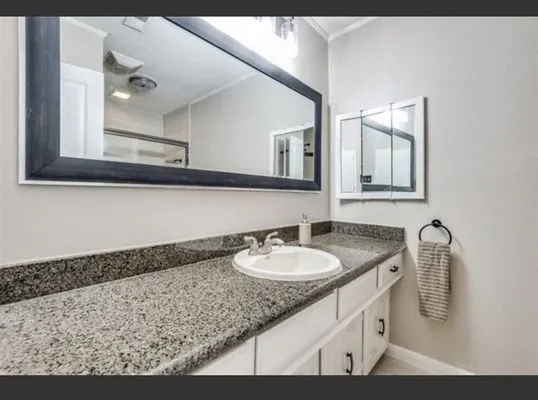 Kim’s Maintenance Logo