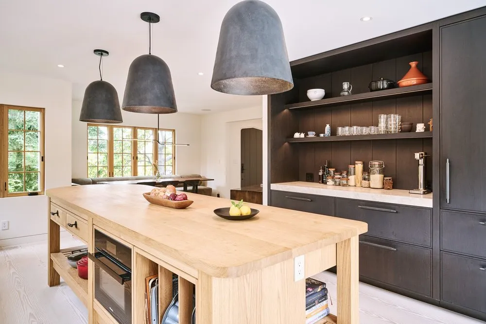 Slide of Kinetic Lighting and Electric