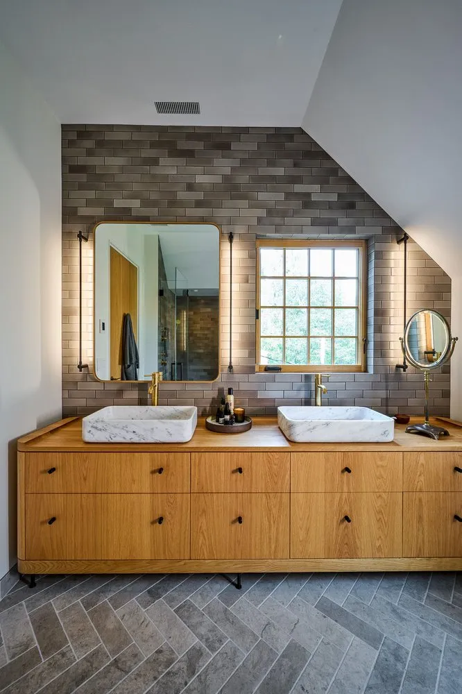 Slide of Kinetic Lighting and Electric