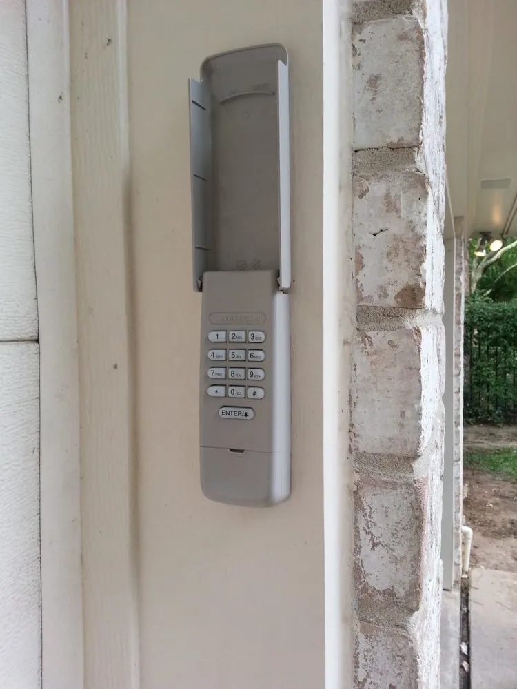 Affordable electrician providing outlet and switch repair in , 