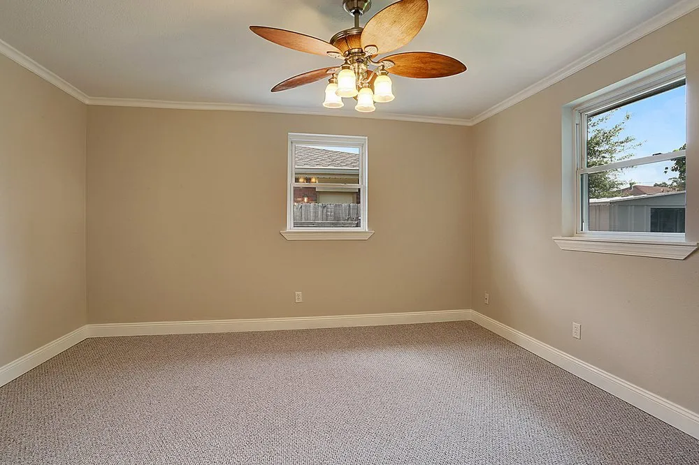 Emergency emergency electrical service in Metairie, LA by King Cole Construction