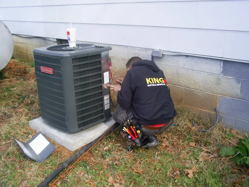 Certified electrician providing circuit breaker repair in ,