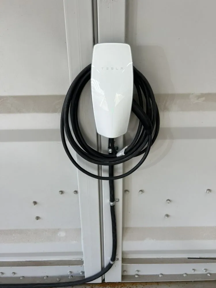 Licensed outlet and switch repair in ,  by King Louie’s Electric